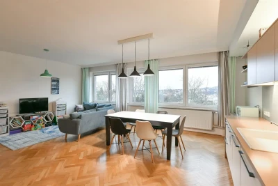 Řadový rodinný dům se zahradou a garáží, 4+kk, 270m², Zdíkovská, Praha 5 - Smíchov